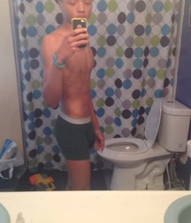 Uploaded by:zzgayboy 5b8eee78a17e2.jpg