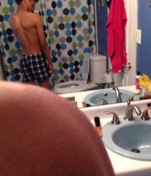 Uploaded by:zzgayboy 5b8eee8359e3c.jpg