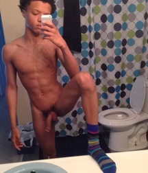 Uploaded by:zzgayboy 5b8eee9c48cb8.jpg