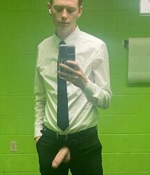 Beautiful smiler sharing a lovely cock boys porn 6297ffb62c669.jpg