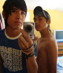 cute guys 5c57af7060b60.jpg