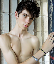 cute guys 5c57b0af606fe.jpg