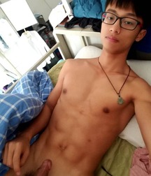 cute guys 5c57b0b2b8ed7.jpg