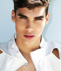 cute guys 5c57b0b3cfd74.jpg