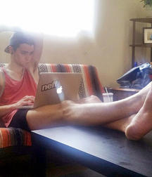Feet Boys 2 5cdedae73e69b.jpg