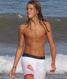 More boys... 5a6010178174a.jpg