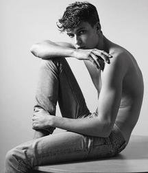 Absolutely hot... 5a71351952db1.jpg