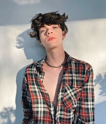 He is just so cute! Gay Tube Guy 5f959323bdfcb.jpg