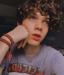 He is just so cute! Gay Tube Guy 5f95934b771c1.jpg