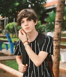 He is just so cute! Gay Tube Guy 5f959363626d6.jpg