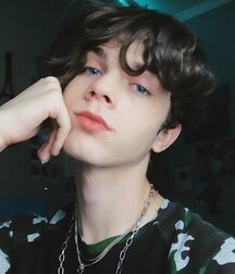 He is just so cute! Gay Tube Guy 5f95936a66b6f.jpg