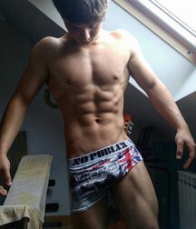Everyday Boys  in the Hood  60af898d6adb1.jpg