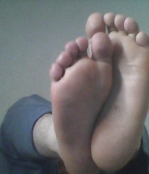 Boyfeet 5a484f119edbf.jpg