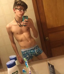 Candy's Good looking twinks 11 5b0cf2d99c919.jpg
