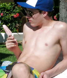 Candy46 boy tube 5e08c4c1e485f.jpg