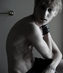 Candy46 boy tube 5e08c56c6e8c5.jpg