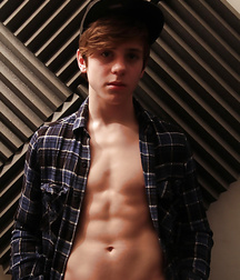 Candy48 boy tube 5e0e991c86377.jpg