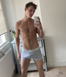 Eye Candy Bio young twink boy porn 60f2e6df49fb8.jpg