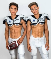 Twitch Hot Action Eye Candy twink boys porn 619a7898bd2bd.jpg