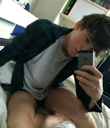 Twitch Hot Action Eye Candy twink boys porn 619a78bf1bd68.jpg