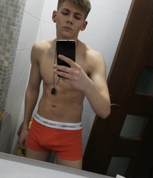 Hot Action Eye Candy shirtless fun twink boy porn 61af87fc6106f.jpg