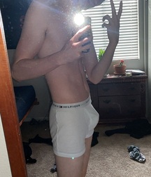 Hot Selfie Eye Candy twink boys porn strip 61c9f01911492.jpg