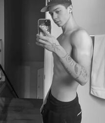 College Hunk straight Action Eye Candy twink porn happy select 61f6e8c24aabc.jpg