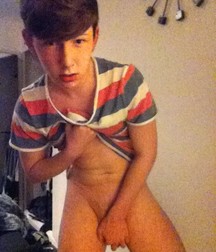 England Boy 5a47c7ecdac44.jpg