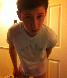 England Boy 5a47c816f2e84.jpg