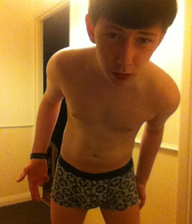 England Boy 5a47c84b86b3e.jpg