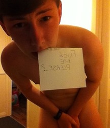 England Boy 5a47c859e401d.jpg
