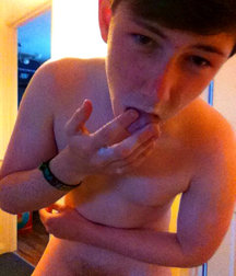 England Boy 5a47c8736a9c6.jpg