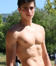 Seminude Boys 14_1 5d56a1b1e2407.jpg