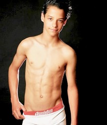 Seminude Boys 14_2 5d5bdecec71b5.jpg