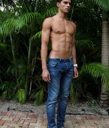 Seminude Boys 14_2 5d5bdeea1aa86.jpg