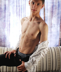 Seminude Boys 14_2 5d5bdf4837ff6.jpg