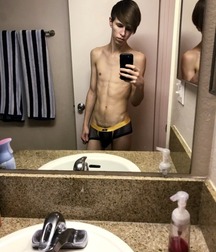 skinny twinks 3 5a5bfadc75376.jpg