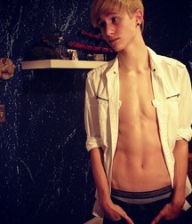 skinny twinks 19 5a90f0814d796.jpg