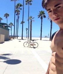 skinny twinks 19 5a90f09d0c97c.jpg