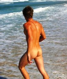 When Bums are Bare 5a5dede179593.jpg