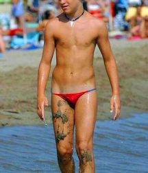 Boys In Color: Red 5a6a0895c0427.jpg
