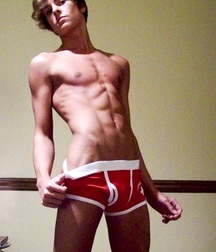 Boys In Color: Red 5a6a099dc8994.jpg