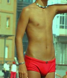 Boys In Color: Red 5a6a0a04858b3.jpg