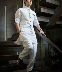 Boys in color: Black and white 5a7211bbf21d9.jpg