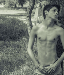 Teens (in B&W) 5a7381a06c5c5.jpg