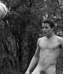 Boys, balls and balls... 5a7cdc05efa25.jpg