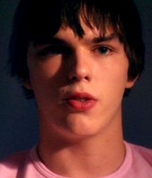 Nicholas Hoult 5a87c0291c1bd.jpg