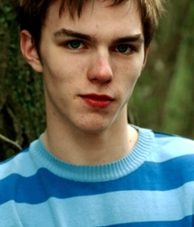 Nicholas Hoult 5a87c0538a47d.jpg