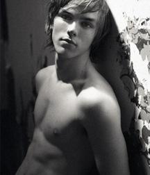 Nicholas Hoult 5a87c07ced646.jpg