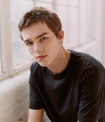 Nicholas Hoult 5a87c09545fee.jpg